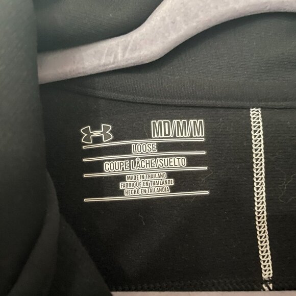 Under Armour Fortitude Loose Fit Black Long Sleeve. Medium. - Picture 4 of 8